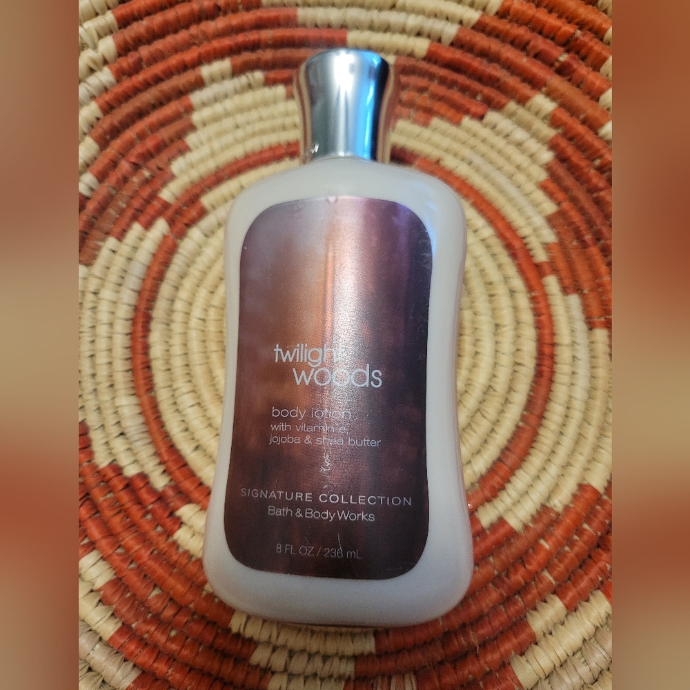Bath & Body Works “Twilight Woods” Shea & Vitamin E Body Lotion  8 oz